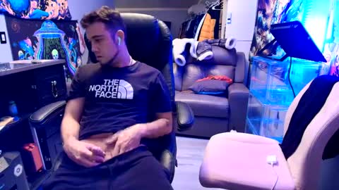 Snapshot of daddycane6911 chatting on February 27, 2025, 2:10 pm daddycane6911 online show from February 27, 2025, 2:10 pm