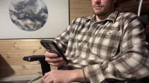 Leo online show from November 25, 2025, 10:32 pm