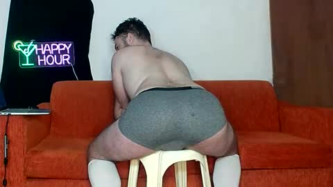 Snapshot of daddyfeet29 chatting on April 8, 2026, 8:36 am Greekboy28 online show from April 8, 2026, 8:36 am