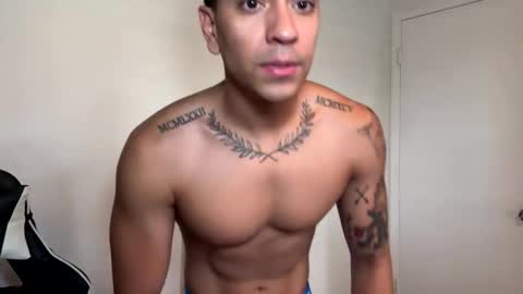 Snapshot of daddyfit95 chatting on May 18, 2026, 4:57 pm daddyfit95 online show from May 18, 2026, 4:57 pm
