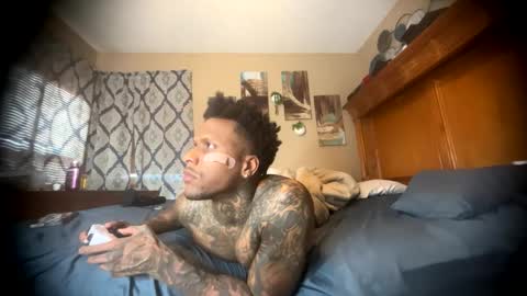 sexy tatted king bbc online show from May 14, 2026, 1:29 pm