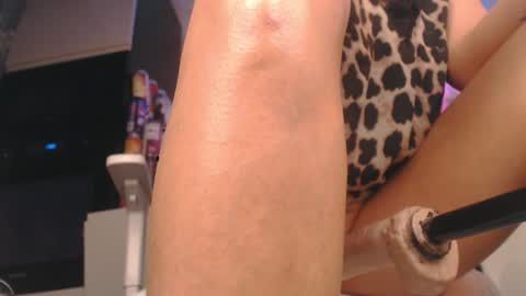 Tracey and Eve purple online show from December 12, 2024, 5:04 pm