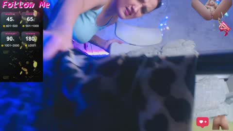 Tracey and Eve purple online show from February 5, 2025, 7:10 pm