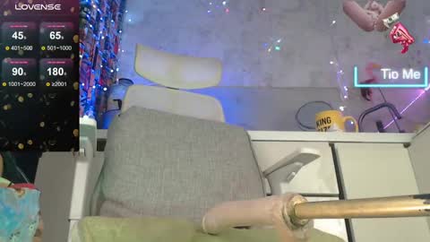 Tracey and Eve purple online show from March 6, 2025, 4:52 am