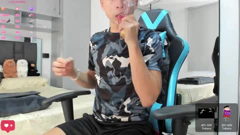 Snapshot of daddyrich4u chatting on December 13, 2024, 8:37 pm daddyrich4u online show from December 13, 2024, 8:37 pm