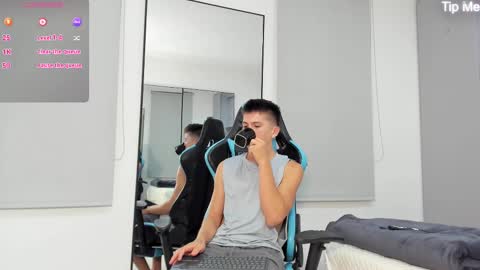 Snapshot of daddyrich4u chatting on October 8, 2025, 5:05 am daddyrich4u online show from October 8, 2025, 5:05 am