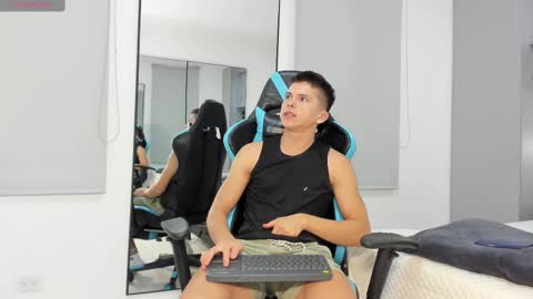 Snapshot of daddyrich4u chatting on October 9, 2025, 9:13 pm daddyrich4u online show from October 9, 2025, 9:13 pm