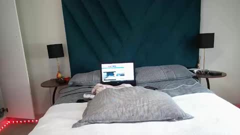 daddyslittleebony online show from March 26, 2026, 9:04 am