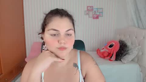 Snapshot of daeneryslove_doll chatting on September 22, 2025, 2:02 am daeneryslove_doll online show from September 22, 2025, 2:02 am