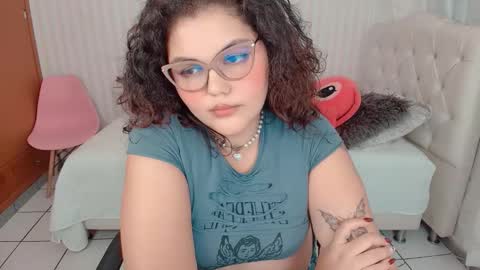 Snapshot of daeneryslove_doll chatting on September 26, 2025, 5:17 pm daeneryslove_doll online show from September 26, 2025, 5:17 pm