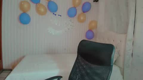 Snapshot of daeneryslove_doll chatting on October 14, 2025, 5:41 am daeneryslove_doll online show from October 14, 2025, 5:41 am