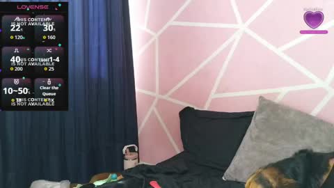 dafna lorens  online show from April 22, 2026, 6:42 pm