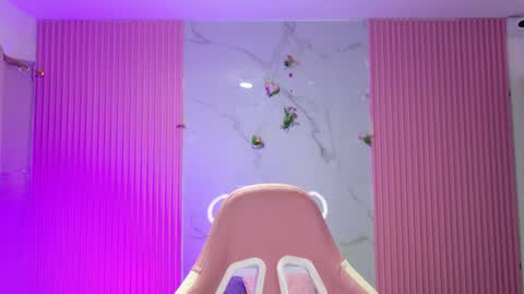 Dafne  online show from June 6, 2026, 10:09 am