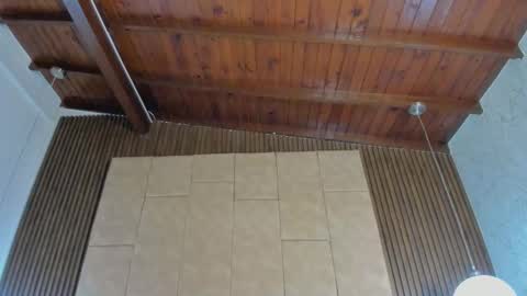 dafne_hillss online show from September 12, 2025, 12:27 pm