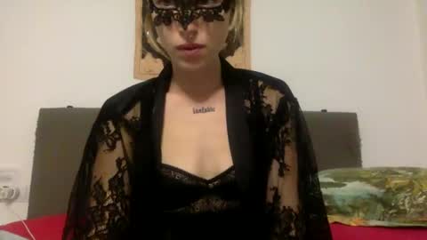 Snapshot of dafnesqueeze chatting on December 1, 2024, 8:42 pm dafnesqueeze online show from December 1, 2024, 8:42 pm
