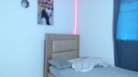 Snapshot of dafnnee_ross chatting on October 31, 2025, 3:35 pm DAFNNE online show from October 31, 2025, 3:35 pm