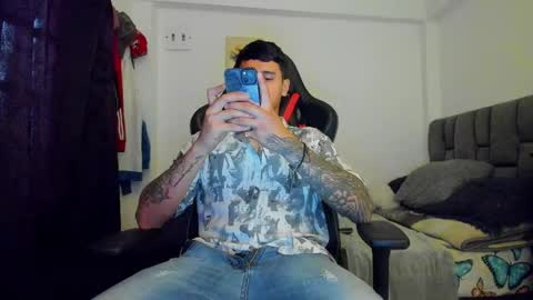 Snapshot of dage_19 chatting on February 25, 2025, 3:05 pm my name is Jhon and I live in colombia online show from February 25, 2025, 3:05 pm