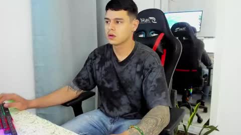 Snapshot of dage_19 chatting on November 11, 2025, 1:49 am my name is Jhon and I live in colombia online show from November 11, 2025, 1:49 am