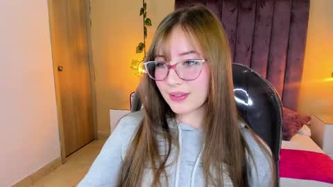 Dahlia online show from December 4, 2025, 6:34 am