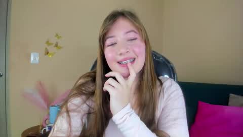 Dahlia online show from March 4, 2026, 7:03 am