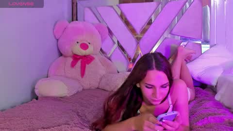 daicell juliana online show from November 8, 2025, 4:45 am