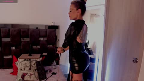  D A I L A  online show from January 30, 2025, 10:19 pm