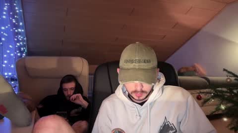 Snapshot of daimon_hall chatting on January 6, 2025, 3:42 am Daimon online show from January 6, 2025, 3:42 am