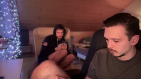 Snapshot of daimon_hall chatting on January 8, 2025, 1:21 am Daimon online show from January 8, 2025, 1:21 am