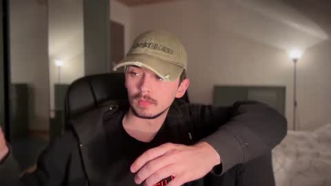 Snapshot of daimon_hall chatting on January 19, 2025, 6:21 pm Daimon online show from January 19, 2025, 6:21 pm