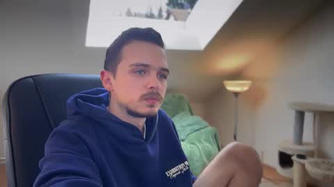 Snapshot of daimon_hall chatting on March 9, 2025, 12:09 pm Daimon online show from March 9, 2025, 12:09 pm