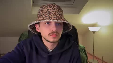 Snapshot of daimon_hall chatting on March 9, 2025, 8:52 pm Daimon online show from March 9, 2025, 8:52 pm