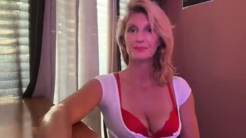 Daisy137 online show from December 16, 2025, 8:58 pm