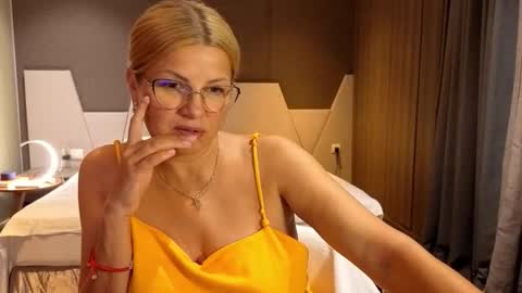 Snapshot of daisydavis_ chatting on November 21, 2025, 10:25 am Daisy online show from November 21, 2025, 10:25 am