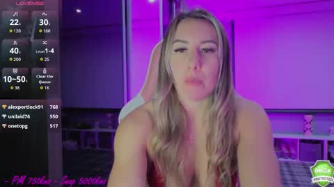 Snapshot of daisydeliciousxx chatting on November 5, 2025, 10:21 pm DaisyDeliciousxx online show from November 5, 2025, 10:21 pm