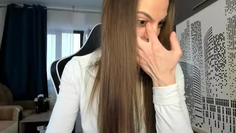 Beatrice online show from October 11, 2025, 6:56 am