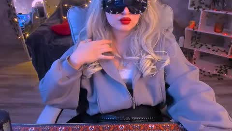 Snapshot of daisyvale chatting on February 19, 2026, 2:24 pm Daisy online show from February 19, 2026, 2:24 pm