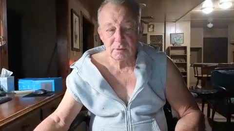 Snapshot of dakit2 chatting on November 6, 2025, 2:18 pm dakit online show from November 6, 2025, 2:18 pm