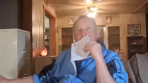 Snapshot of dakit2 chatting on December 4, 2025, 3:54 pm dakit online show from December 4, 2025, 3:54 pm