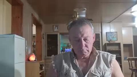 Snapshot of dakit2 chatting on December 5, 2025, 3:41 pm dakit online show from December 5, 2025, 3:41 pm