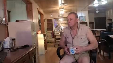 Snapshot of dakit2 chatting on December 20, 2025, 3:30 pm dakit online show from December 20, 2025, 3:30 pm