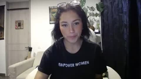 IG  dakotasofiaa online show from December 20, 2024, 2:41 am