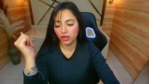 Dakotha  online show from November 28, 2025, 3:20 am