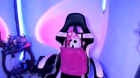 Snapshot of daliaapril22 chatting on March 13, 2026, 10:16 pm Dalia April online show from March 13, 2026, 10:16 pm