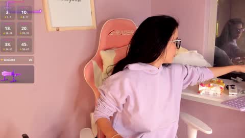 leila williams online show from January 25, 2025, 4:02 am