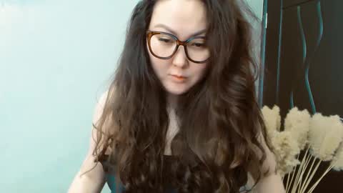 Snapshot of dalidayes chatting on December 15, 2024, 6:18 am Dali online show from December 15, 2024, 6:18 am