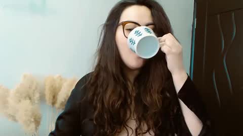 Snapshot of dalidayes chatting on December 27, 2024, 6:57 am Dali online show from December 27, 2024, 6:57 am