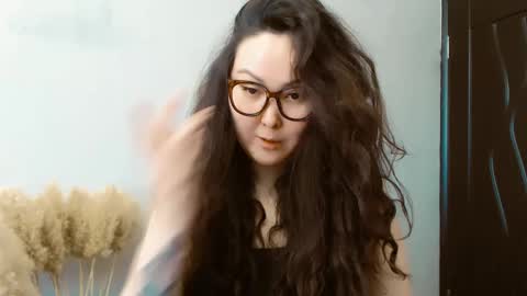 Snapshot of dalidayes chatting on February 15, 2025, 6:02 am Dali online show from February 15, 2025, 6:02 am