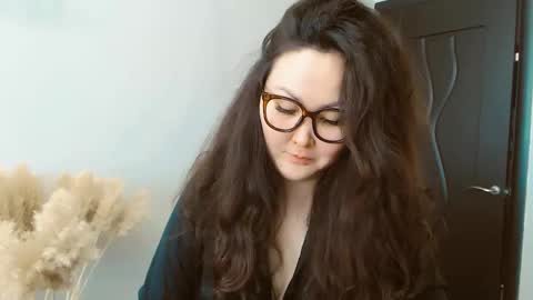 Snapshot of dalidayes chatting on February 21, 2025, 7:45 am Dali online show from February 21, 2025, 7:45 am