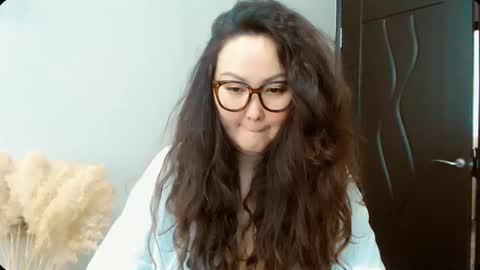 Snapshot of dalidayes chatting on September 18, 2025, 8:05 am Dali online show from September 18, 2025, 8:05 am