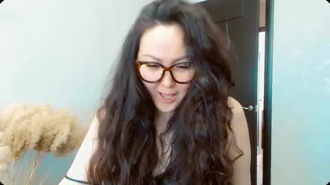 Snapshot of dalidayes chatting on October 14, 2025, 7:20 am Dali online show from October 14, 2025, 7:20 am